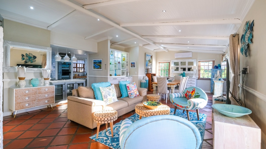 6 Bedroom Property for Sale in Kingfisher Creek Western Cape